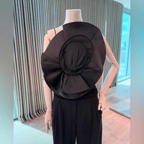 MAGDA BUTRYM H&M
GATHERED TOP WITH ROSE APPLIQUÉ - Picture 5 of 9